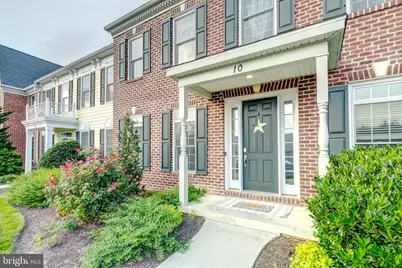 10 Jamestown Square, Mechanicsburg, PA 17050 - Photo 2