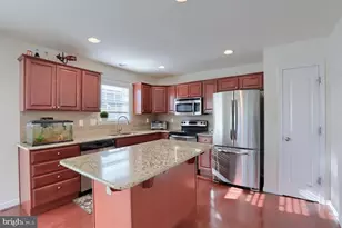 8 Vista Cir, Lemoyne, PA 17043 - Photo 4