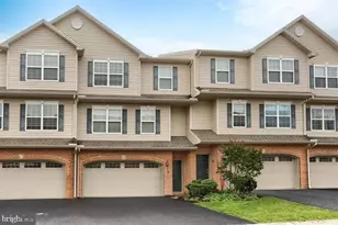 8 Vista Cir, Lemoyne, PA 17043 - Photo 1