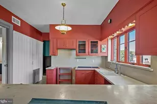 2 W Catawissa St, Nesquehoning, PA 18240 - Photo 4