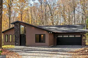 71 Forest Lake Dr, Jim Thorpe, PA 18229 - Photo 2