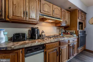 221 E Bertsch St, Lansford, PA 18232 - Photo 10