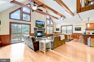 136 Pineknoll Dr, Lake Harmony, PA 18624 - Photo 8