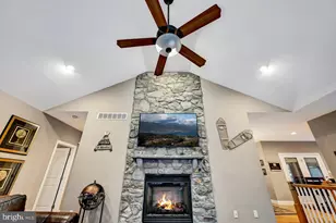 265 Longview Dr, Lake Harmony, PA 18624 - Photo 8