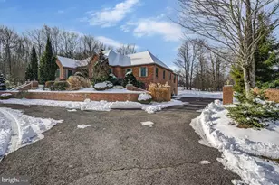 235 Wolf Hollow Rd, Lake Harmony, PA 18624 - Photo 4