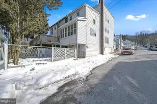 601 E Bertsch St, Lansford, PA 18232 - Photo 32