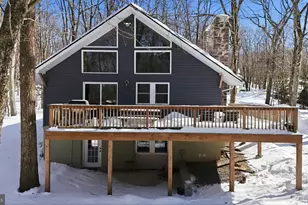 11 Skye Dr, Lake Harmony, PA 18624 - Photo 2