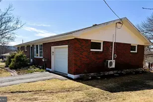 106 N 12th St, Lehighton, PA 18235 - Photo 4