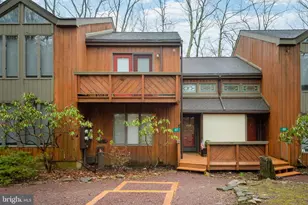 87 Warbler Ct, Lake Harmony, PA 18624 - Photo 2