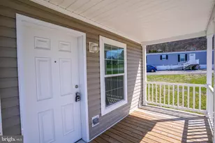 20 Court St, Lehighton, PA 18235 - Photo 4