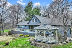 33 Rockridge Rd, Lake Harmony, PA 18624 - Photo 1