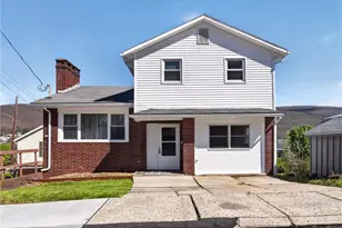 2 E Center St, Nesquehoning, PA 18240 - Photo 1