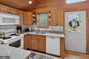 121 S Lake Dr, Lake Harmony, PA 18624 - Photo 10