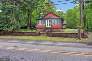 121 S Lake Dr, Lake Harmony, PA 18624 - Photo 2