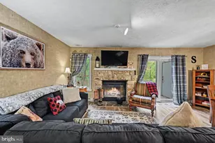 33 Elevator, Lake Harmony, PA 18624 - Photo 4
