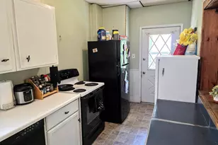 318 N 1st St, Lehighton, PA 18235 - Photo 4