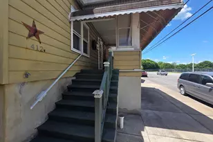 412 W Bertsch St, Lansford, PA 18232 - Photo 2