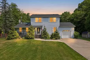 97 Autumn Ln, Jim Thorpe, PA 18229 - Photo 2