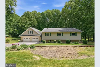 209 E Manor Lane, Lehighton, PA 18235 - Photo 2