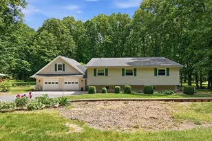 209 E Manor Ln, Lehighton, PA 18235 - Photo 2