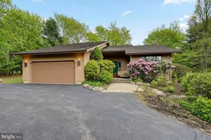 96 Wolf Rd, Lake Harmony, PA 18624 - Photo 8