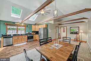 27 W Fern, Lake Harmony, PA 18624 - Photo 4