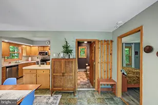 44 Chestnut St, Lake Harmony, PA 18624 - Photo 8