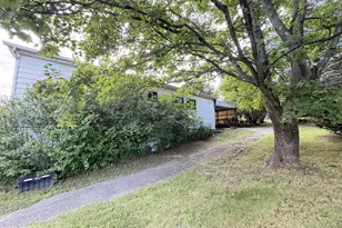 17 E Mussmano, Nesquehoning, PA 18240 - Photo 6