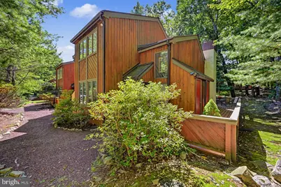 16 Doe Run, Lake Harmony, PA 18624 - Photo 4