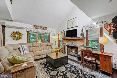 16 Doe Run, Lake Harmony, PA 18624 - Photo 8