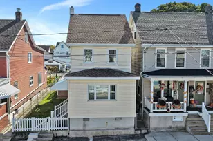 211 W Hazard St, Summit Hill, PA 18250 - Photo 1