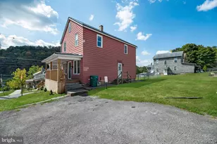 320 Pine St, Schwenksville, PA 16833 - Photo 2