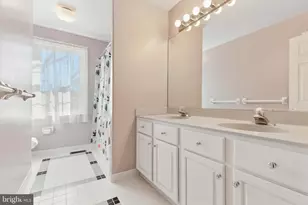 15 Eastgate Dr, Phoenixville, PA 19460 - Photo 20