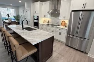 42 Grayson Ln, Downingtown, PA 19335 - Photo 2