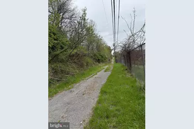 545 S 1st Avenue, Coatesville, PA 19320 - Photo 2