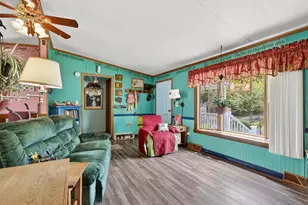 885 Cypress Ave, Spring City, PA 19475 - Photo 6