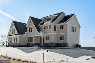 105 Lexington Mnr, Glenmoore, PA 19343 - Photo 2