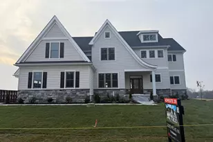 105 Lexington Mnr, Glenmoore, PA 19343 - Photo 2