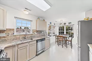 114 Stewarts Ct, Phoenixville, PA 19460 - Photo 2