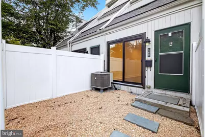 567 Summit House, West Chester, PA 19382 - Photo 2