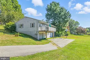 746 W Hoffecker Rd, Pottstown, PA 19465 - Photo 2