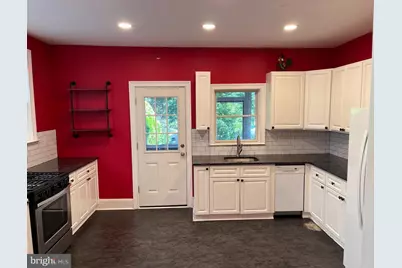 256 Chestnut Street, Spring City, PA 19475 - Photo 2