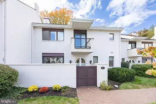 9 Avignon, Devon, PA 19333 - Photo 1