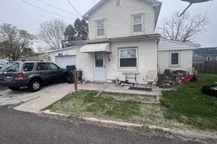 21 Grant St, Phoenixville, PA 19460 - Photo 2