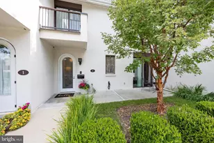 2 Ile Dhuyere, Devon, PA 19333 - Photo 2