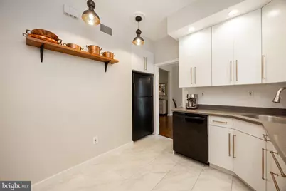 2 Ile Dhuyere #2, Devon, PA 19333 - Photo 14