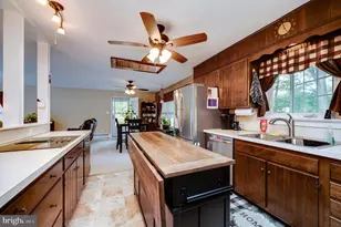 100 Warwick Rd, Elverson, PA 19520 - Photo 10