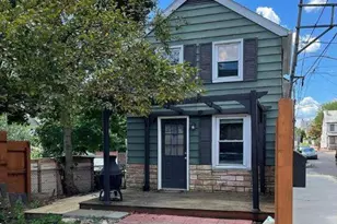 312 St Marys St, Phoenixville, PA 19460 - Photo 2