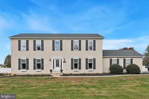 32 Somerset Dr, Nottingham, PA 19362 - Photo 2