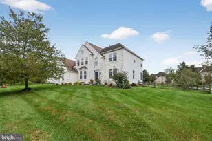 520 Mystic Ln, West Grove, PA 19390 - Photo 2